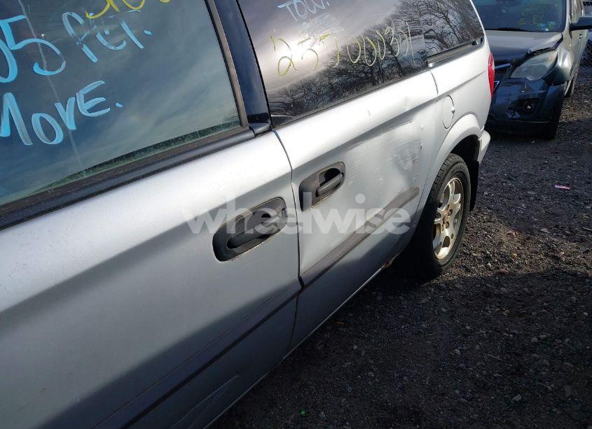 Photo 6 of 2003 Dodge Caravan SE (VIN 1D4GP25R23B263079)