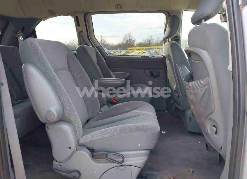 Photo 8 of 2006 Dodge Caravan SXT (VIN 1D4GP45R06B501446)