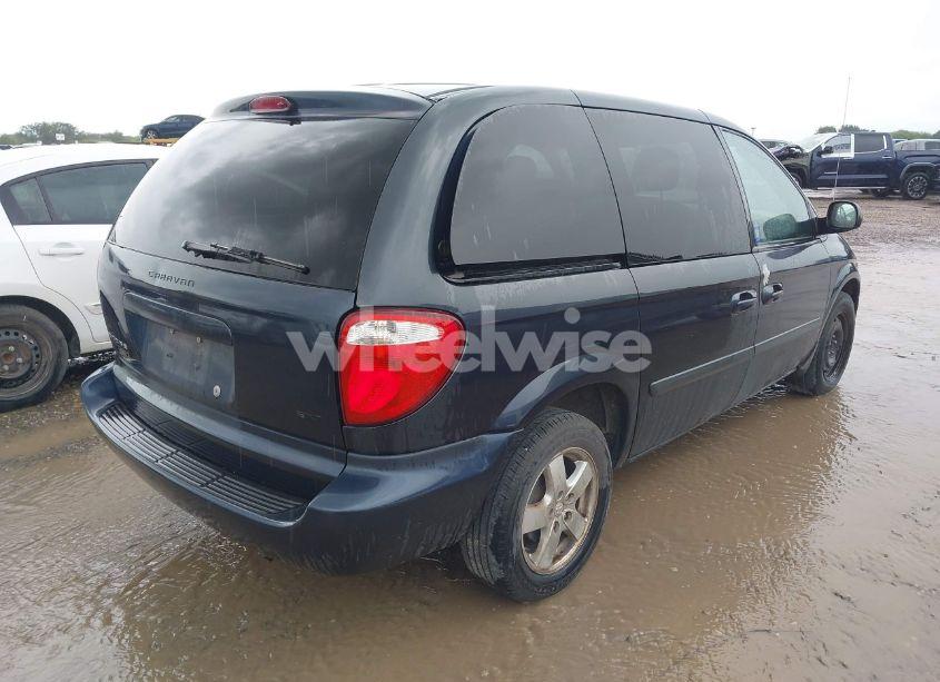 Photo 4 of 2007 Dodge Caravan SXT (VIN 1D4GP45R07B162348)