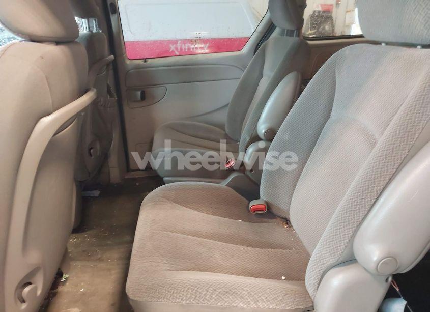 Photo 8 of 2006 Dodge Caravan SXT (VIN 1D4GP45R16B528722)