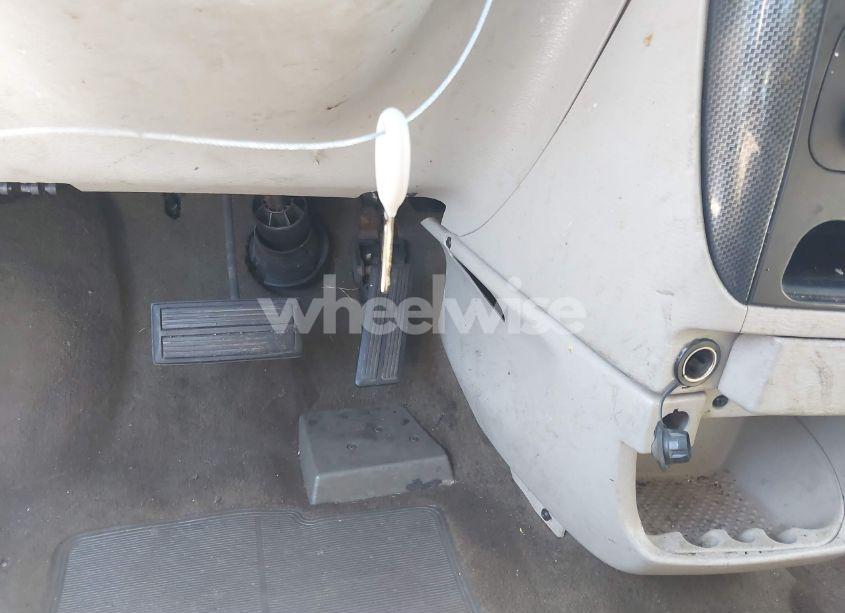 Photo 11 of 2006 Dodge Caravan SXT (VIN 1D4GP45R16B612961)