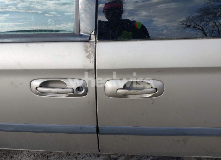 Photo 6 of 2006 Dodge Caravan SXT (VIN 1D4GP45R16B612961)