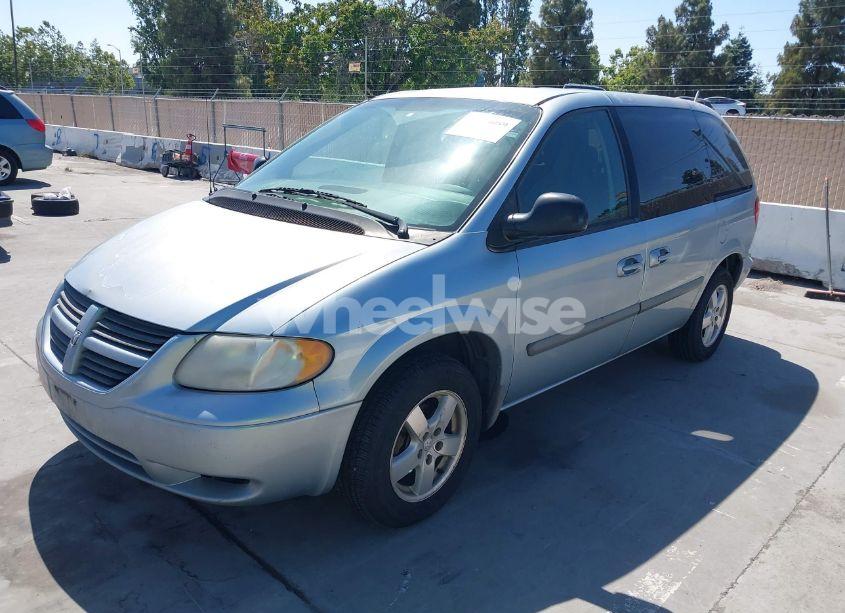 Photo 2 of 2005 Dodge Caravan SXT (VIN 1D4GP45R25B284206)