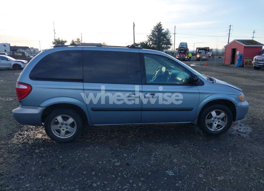 Photo 13 of 2005 Dodge Caravan SXT (VIN 1D4GP45R35B163054)