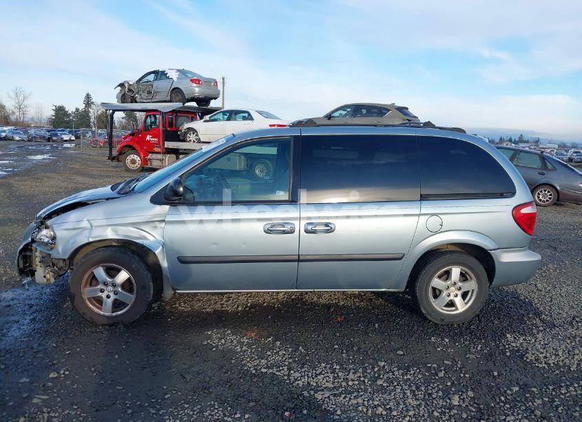 Photo 14 of 2005 Dodge Caravan SXT (VIN 1D4GP45R35B163054)