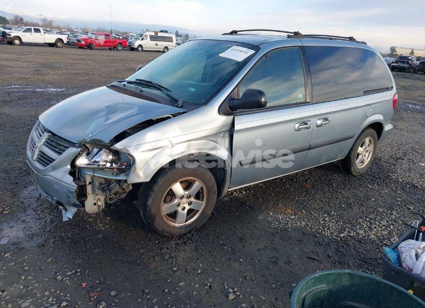 Photo 2 of 2005 Dodge Caravan SXT (VIN 1D4GP45R35B163054)