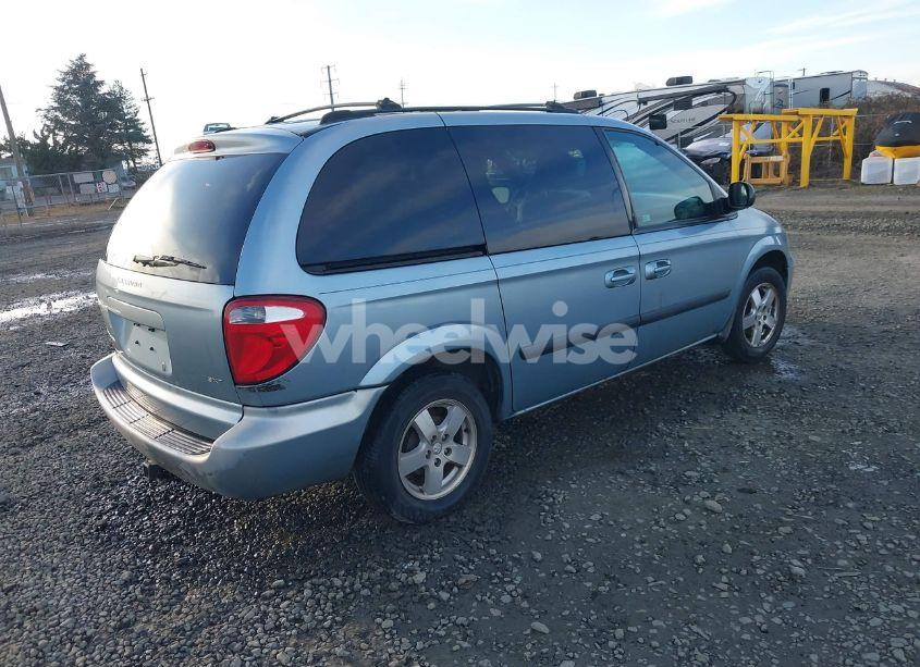 Photo 4 of 2005 Dodge Caravan SXT (VIN 1D4GP45R35B163054)