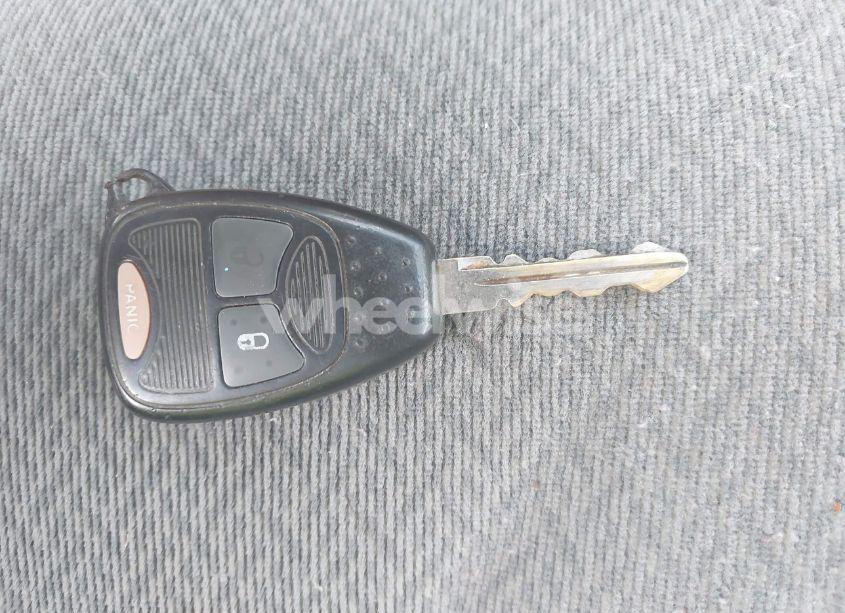 Photo 11 of 2005 Dodge Caravan SXT (VIN 1D4GP45R35B191016)