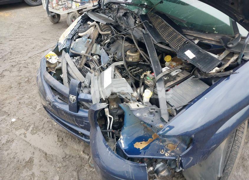 Photo 6 of 2005 Dodge Caravan SXT (VIN 1D4GP45R35B240229)