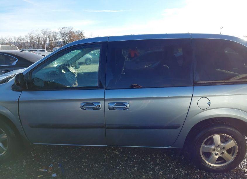 Photo 14 of 2005 Dodge Caravan SXT (VIN 1D4GP45R35B274252)