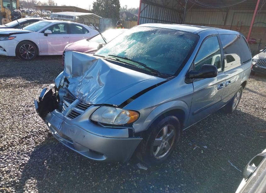 Photo 2 of 2005 Dodge Caravan SXT (VIN 1D4GP45R35B274252)