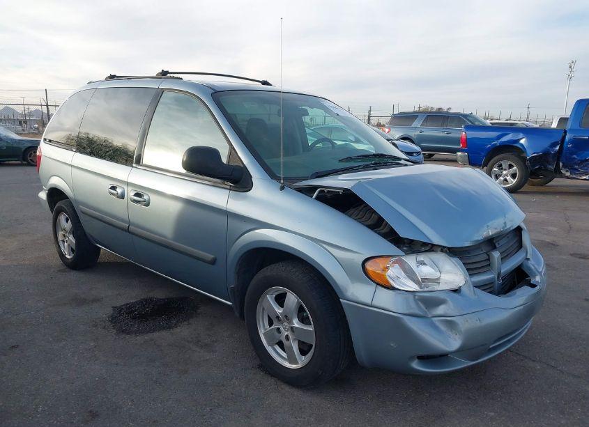 2005 Dodge Caravan SXT (VIN 1D4GP45R35B420990) main photo
