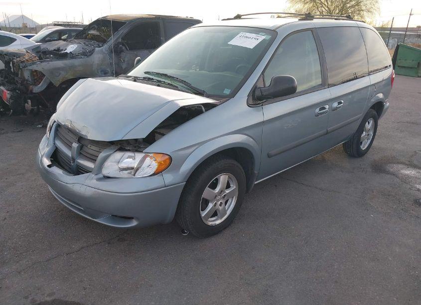 Photo 2 of 2005 Dodge Caravan SXT (VIN 1D4GP45R35B420990)