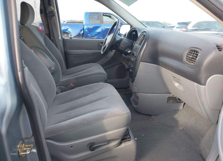 Photo 5 of 2005 Dodge Caravan SXT (VIN 1D4GP45R35B420990)