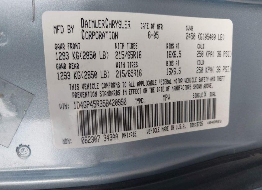 Photo 9 of 2005 Dodge Caravan SXT (VIN 1D4GP45R35B420990)