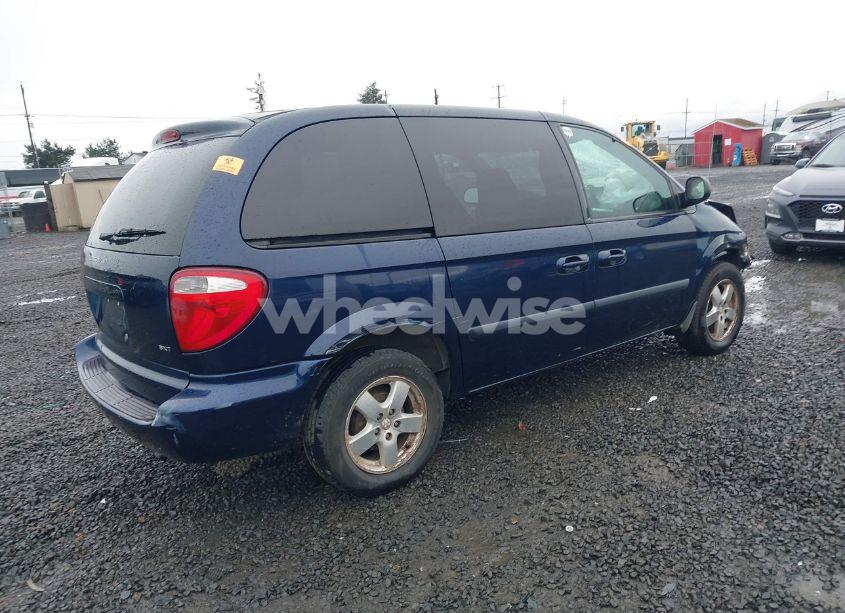 Photo 4 of 2005 Dodge Caravan SXT (VIN 1D4GP45R45B159286)