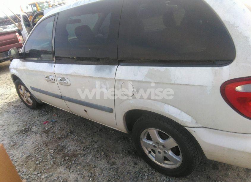 Photo 15 of 2005 Dodge Caravan SXT (VIN 1D4GP45R45B400215)