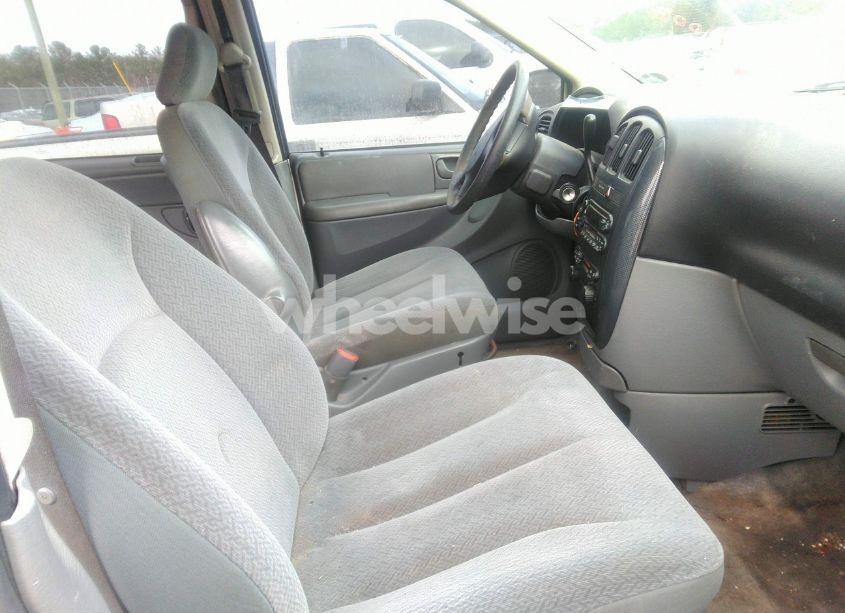 Photo 5 of 2005 Dodge Caravan SXT (VIN 1D4GP45R45B400215)