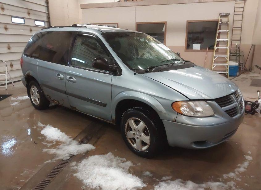 2005 Dodge Caravan SXT (VIN 1D4GP45R55B406332) main photo
