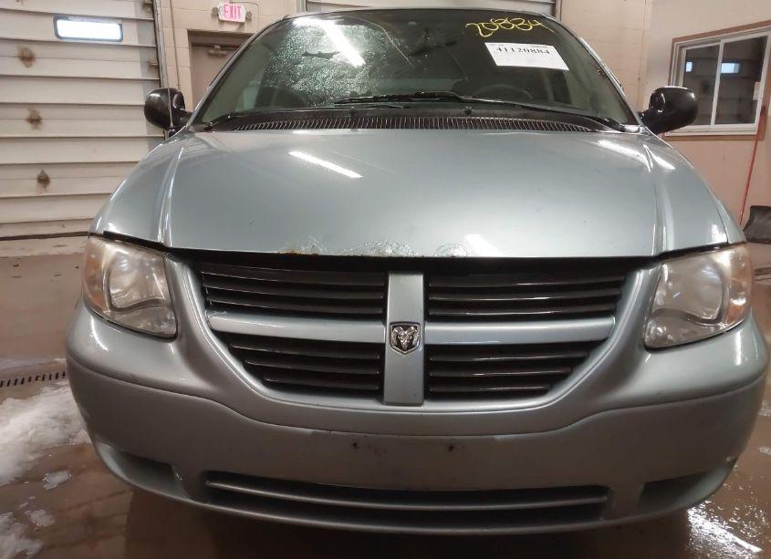 Photo 6 of 2005 Dodge Caravan SXT (VIN 1D4GP45R55B406332)