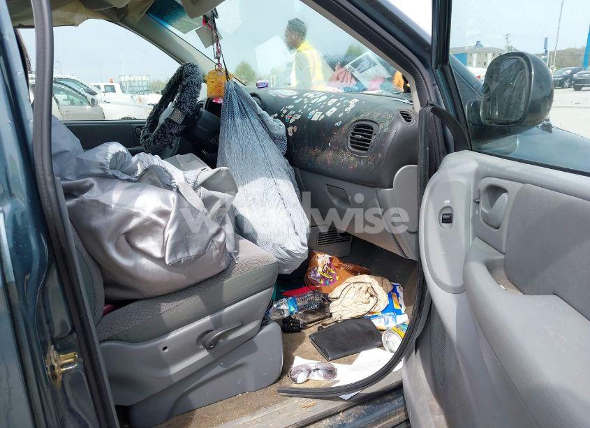 Photo 5 of 2006 Dodge Caravan SXT (VIN 1D4GP45R56B738708)