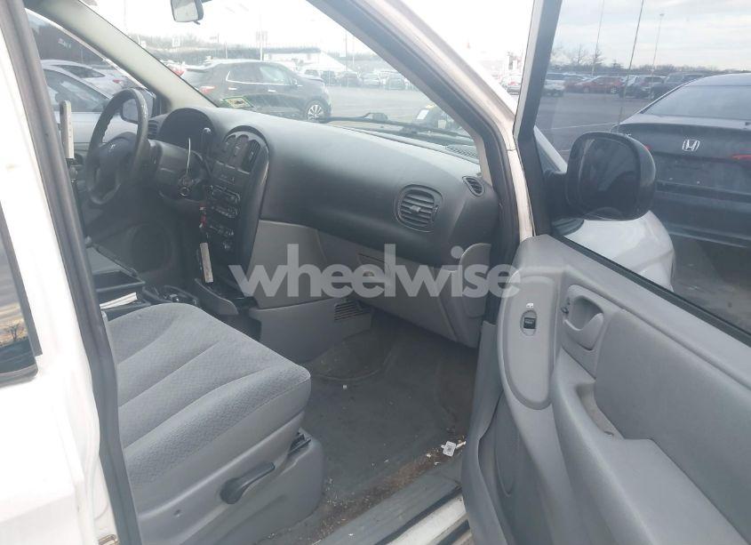 Photo 5 of 2006 Dodge Caravan SXT (VIN 1D4GP45R66B574787)