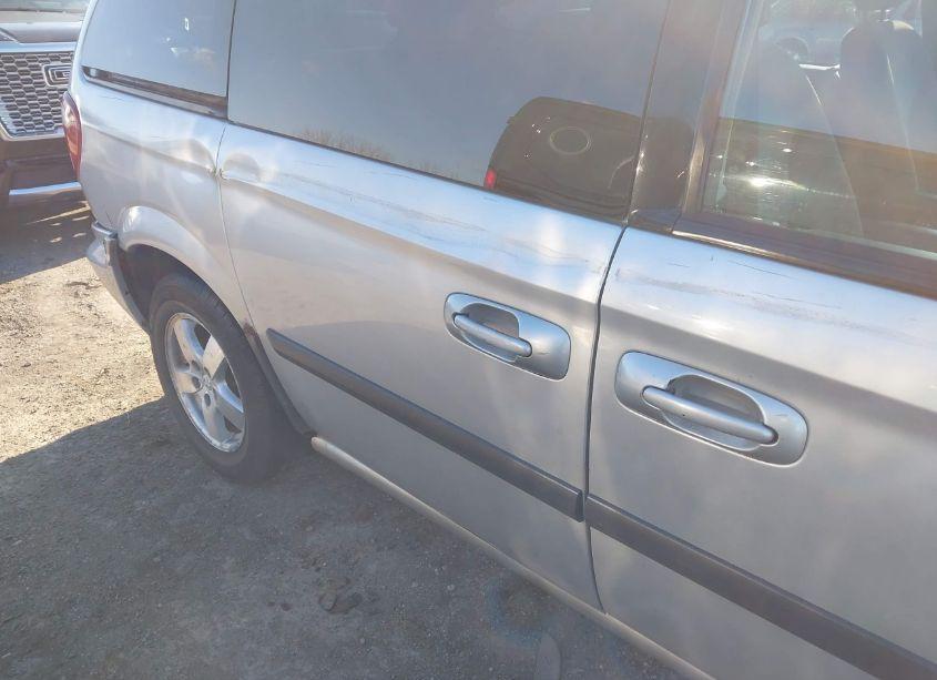 Photo 13 of 2005 Dodge Caravan SXT (VIN 1D4GP45R75B244784)