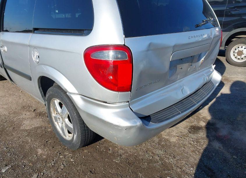 Photo 15 of 2005 Dodge Caravan SXT (VIN 1D4GP45R75B244784)