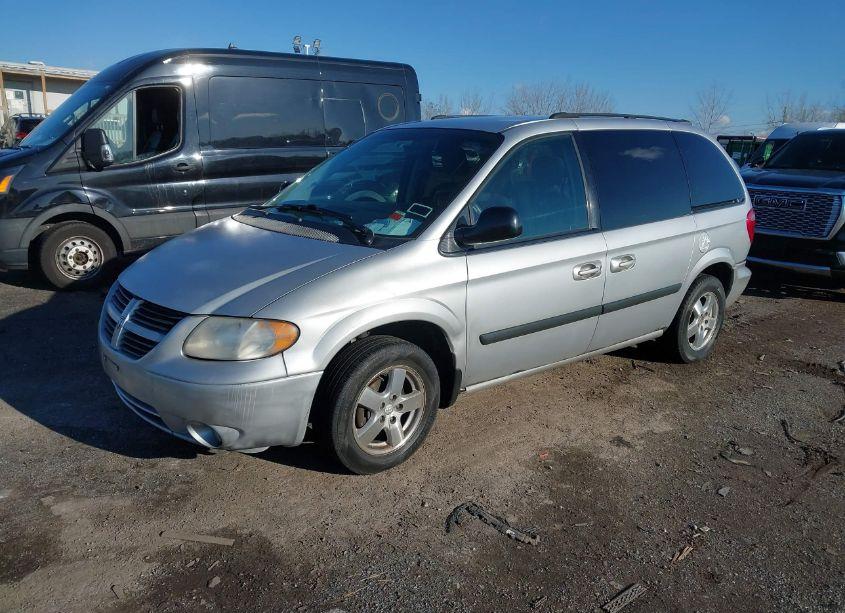 Photo 2 of 2005 Dodge Caravan SXT (VIN 1D4GP45R75B244784)