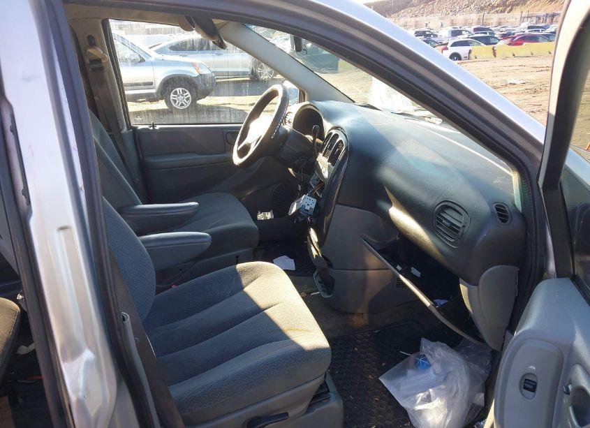 Photo 5 of 2005 Dodge Caravan SXT (VIN 1D4GP45R75B244784)