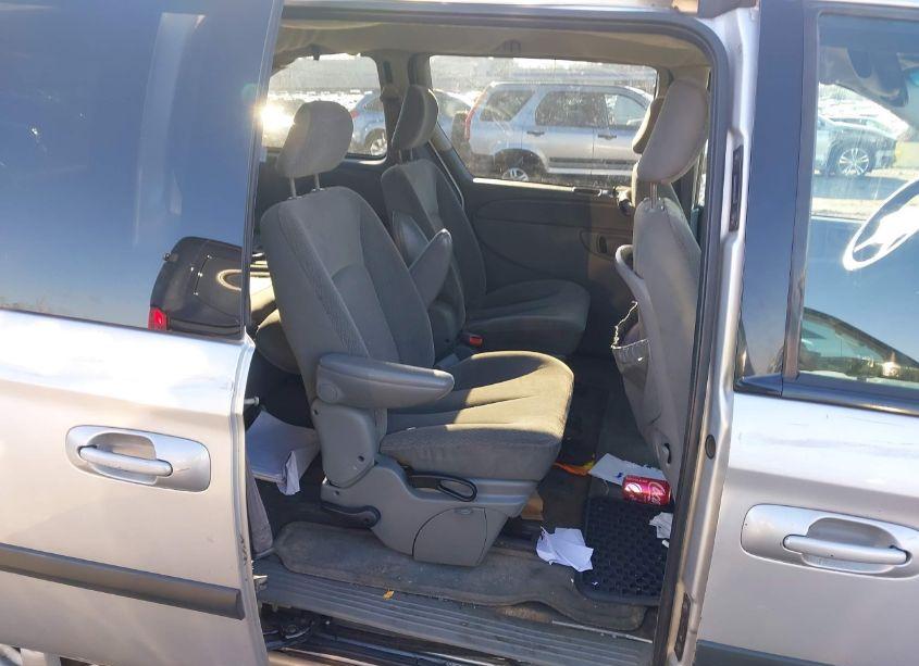 Photo 8 of 2005 Dodge Caravan SXT (VIN 1D4GP45R75B244784)