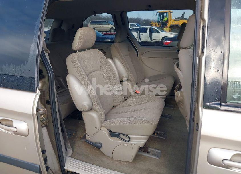 Photo 8 of 2006 Dodge Caravan SXT (VIN 1D4GP45R76B574152)