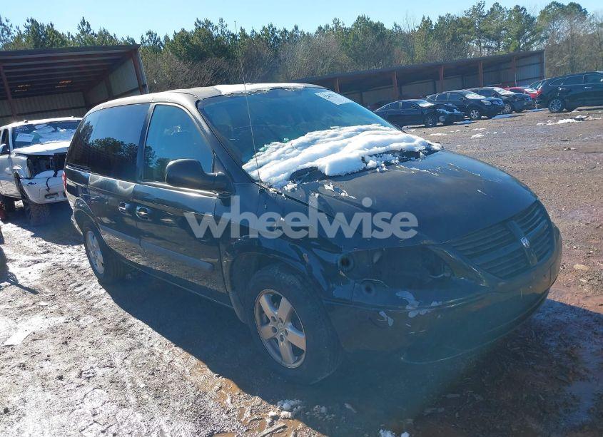 2005 Dodge Caravan SXT (VIN 1D4GP45R85B269905) main photo