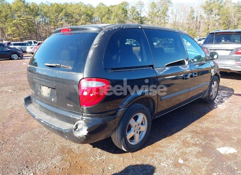 Photo 4 of 2005 Dodge Caravan SXT (VIN 1D4GP45R85B269905)
