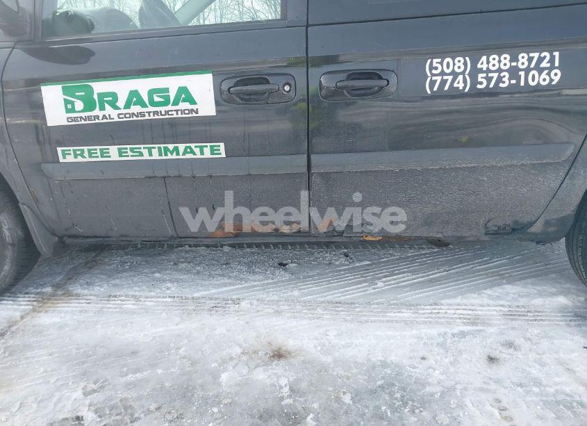 Photo 12 of 2005 Dodge Caravan SXT (VIN 1D4GP45R85B434609)