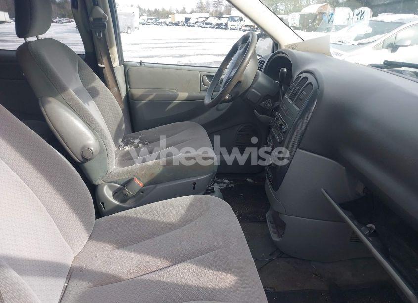 Photo 5 of 2005 Dodge Caravan SXT (VIN 1D4GP45R85B434609)