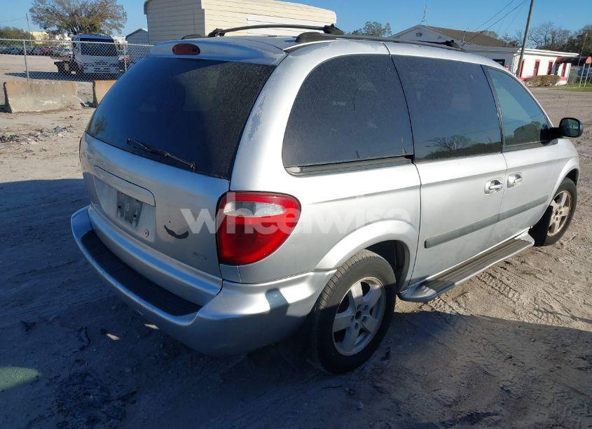 Photo 4 of 2005 Dodge Caravan SXT (VIN 1D4GP45R95B239814)