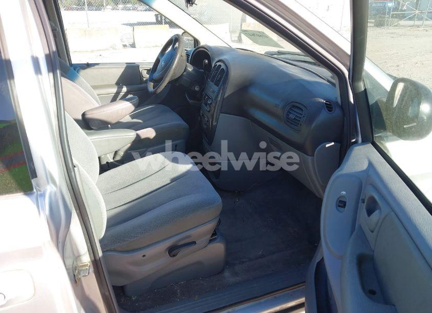 Photo 5 of 2005 Dodge Caravan SXT (VIN 1D4GP45R95B239814)