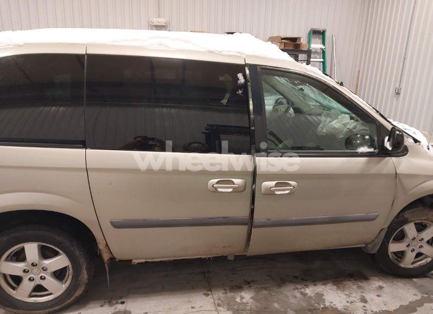 Photo 14 of 2007 Dodge Caravan SXT (VIN 1D4GP45R97B182694)