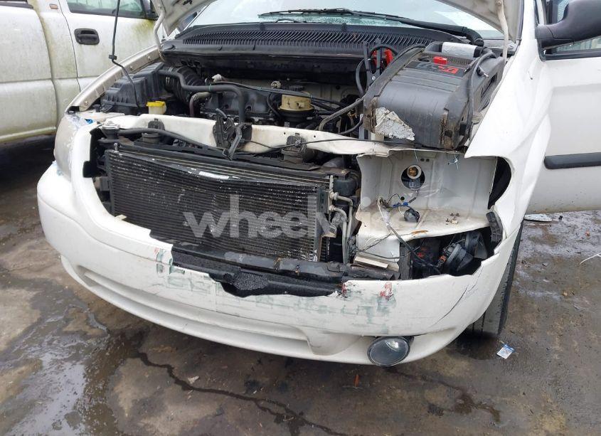 Photo 6 of 2005 Dodge Caravan SXT (VIN 1D4GP45RX5B124817)