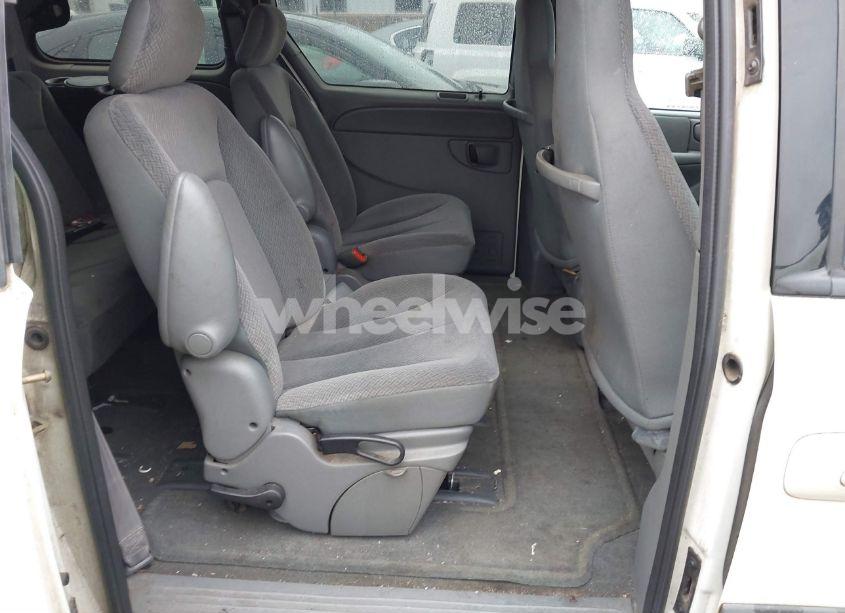 Photo 8 of 2005 Dodge Caravan SXT (VIN 1D4GP45RX5B124817)