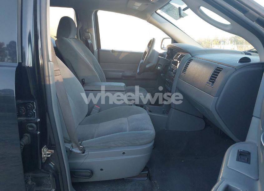 Photo 5 of 2005 Dodge Durango SLT (VIN 1D4HB48D75F590099)