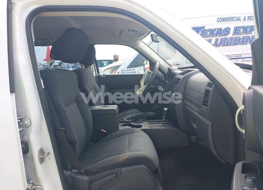 Photo 5 of 2011 Dodge Nitro SE (VIN 1D4PT2GK5BW541699)