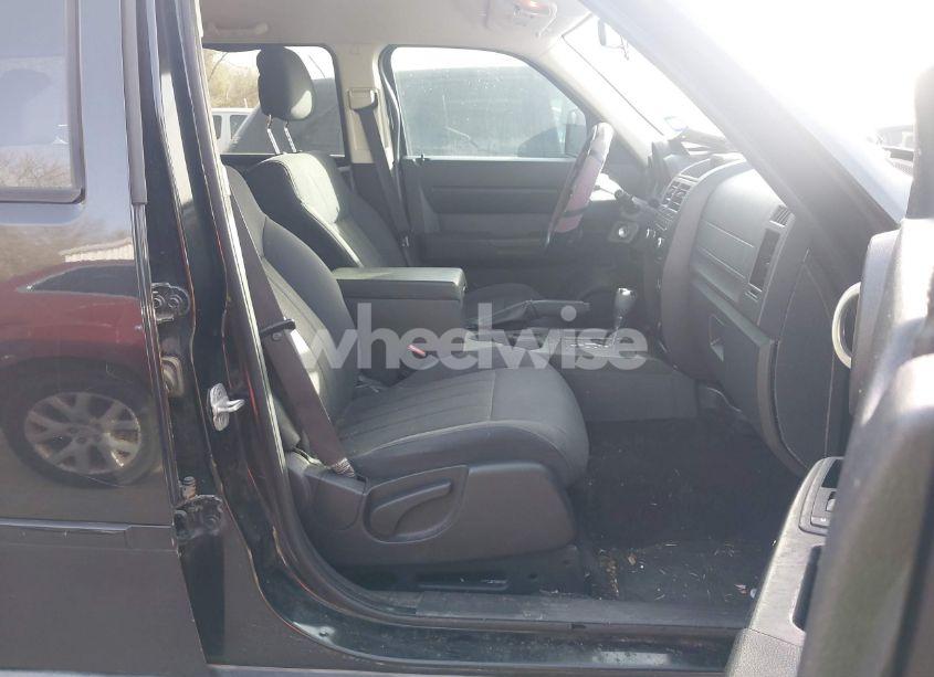 Photo 5 of 2011 Dodge Nitro HEAT (VIN 1D4PT4GK3BW602009)