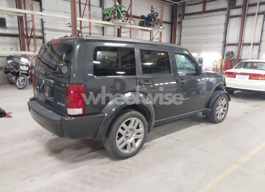 Photo 4 of 2010 Dodge Nitro HEAT (VIN 1D4PT4GK4AW173980)