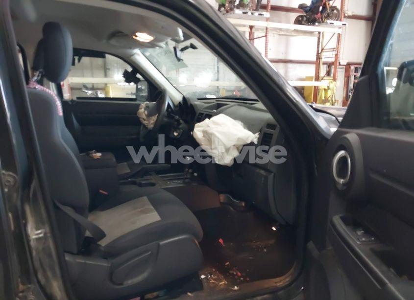 Photo 5 of 2010 Dodge Nitro HEAT (VIN 1D4PT4GK4AW173980)