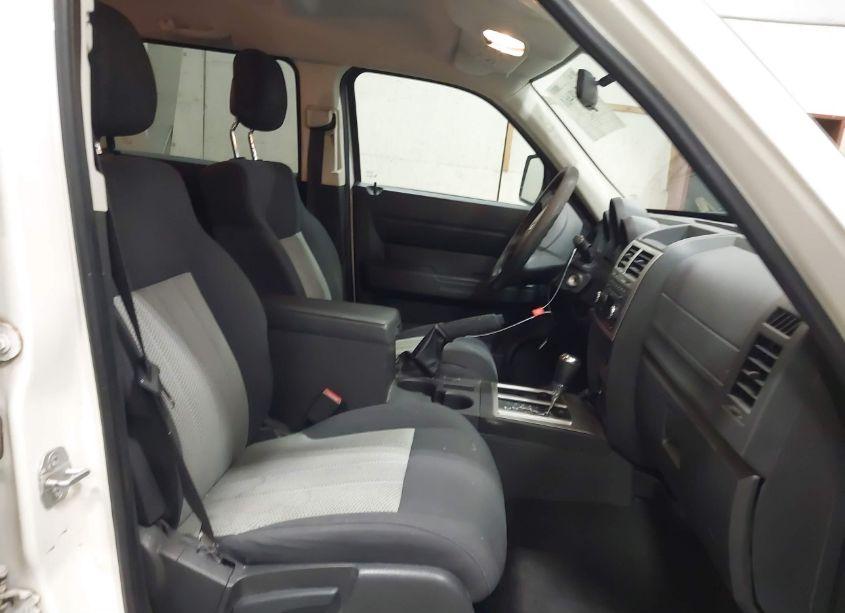 Photo 5 of 2010 Dodge Nitro SE (VIN 1D4PU2GK6AW147298)