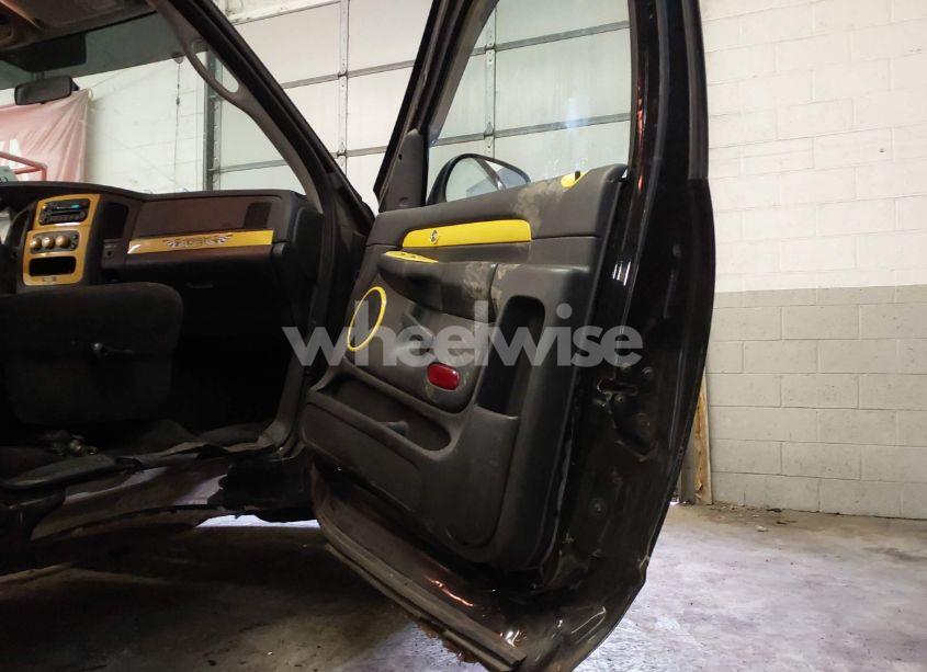 Photo 18 of 2004 Dodge Ram 1500 SLT/LARAMIE (VIN 1D7HA16D74J245528)