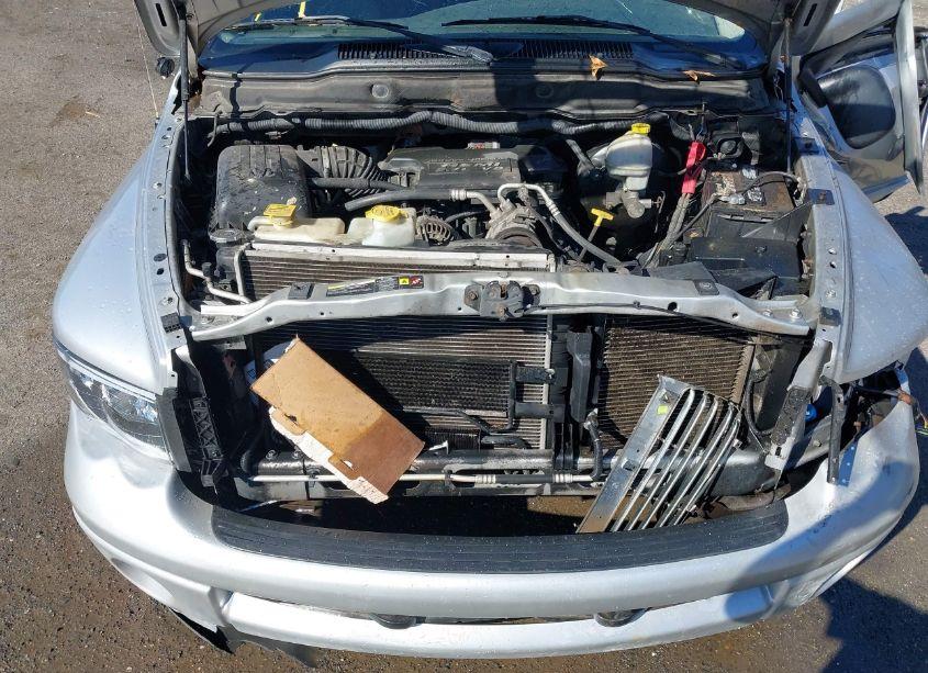 Photo 10 of 2005 Dodge Ram 1500 SLT/LARAMIE (VIN 1D7HA18D05J545393)