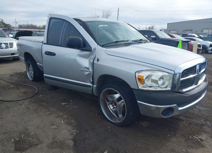 2008 Dodge Ram 1500 ST/SXT (VIN 1D7HA18K98J107863) main photo